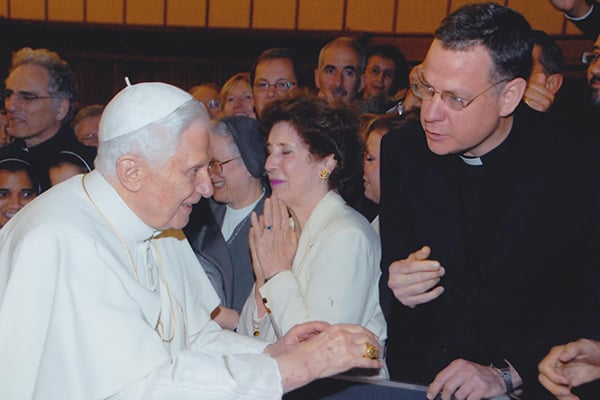 'A wonderful gift for teaching': Pope Emeritus Benedict XVI | Marians ...